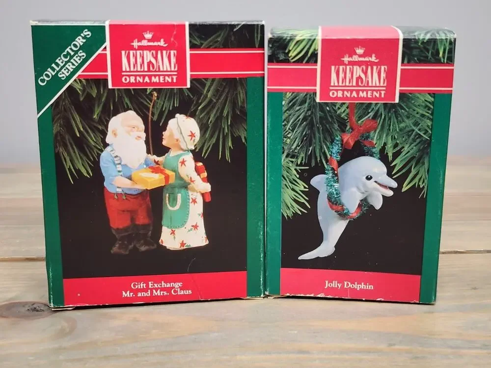 JOLLY DOLPHIN Gift Exchange Mr. Mrs. Claus HALLMARK CHRISTMAS ORNAMENT